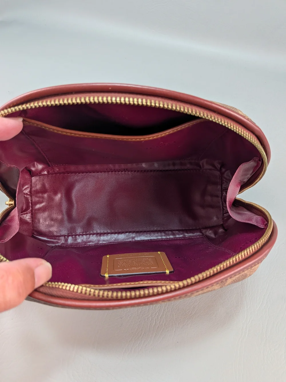 COACH Cosmetic Pouch Julienne Case 22 Coated Canvas Signature C3488 Zip Domed